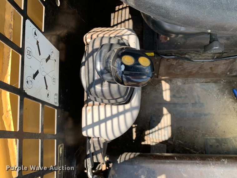 image for item JT9806 2005 Caterpillar 246B skid steer loader