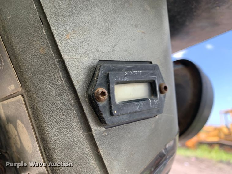 image for item JT9806 2005 Caterpillar 246B skid steer loader