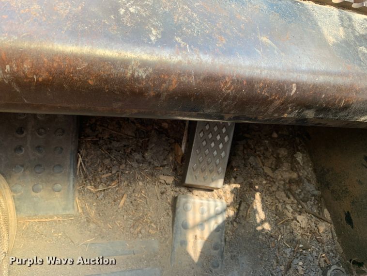 image for item JT9806 2005 Caterpillar 246B skid steer loader