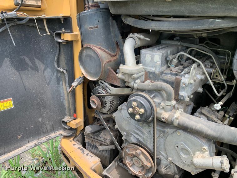 image for item JT9806 2005 Caterpillar 246B skid steer loader