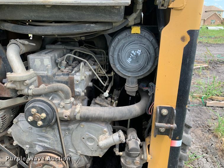 image for item JT9806 2005 Caterpillar 246B skid steer loader