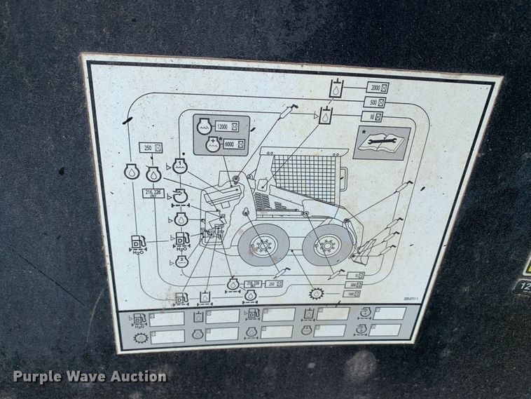 image for item JT9806 2005 Caterpillar 246B skid steer loader