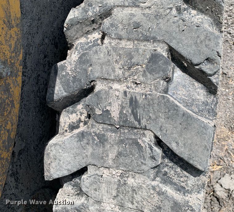 image for item JT9806 2005 Caterpillar 246B skid steer loader