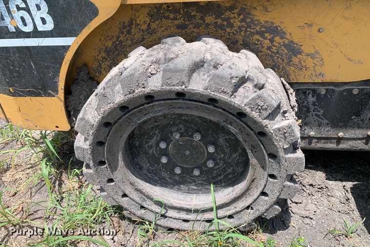 image for item JT9806 2005 Caterpillar 246B skid steer loader