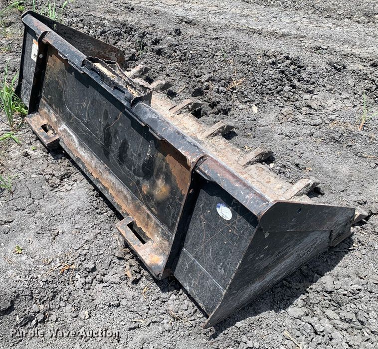 image for item JT9806 2005 Caterpillar 246B skid steer loader