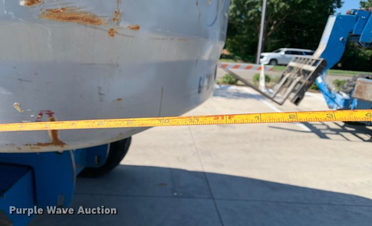 image for item JT9809 2014 Genie S-65 boom lift