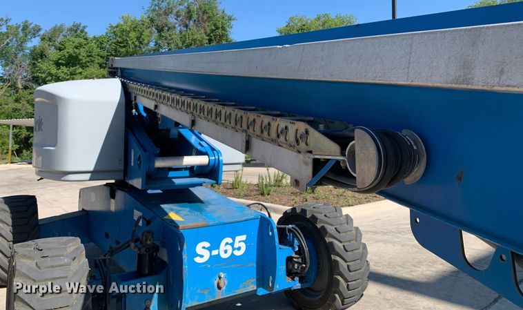 image for item JT9809 2014 Genie S-65 boom lift