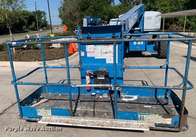image for item JT9809 2014 Genie S-65 boom lift