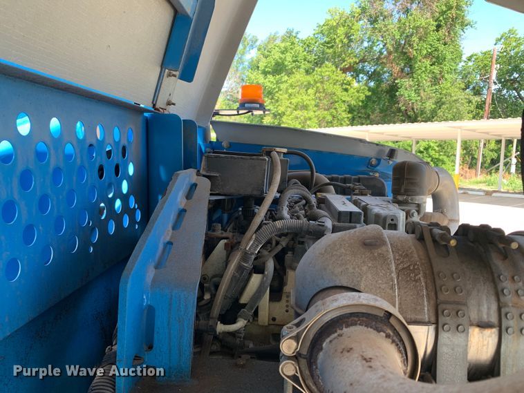 image for item JT9809 2014 Genie S-65 boom lift