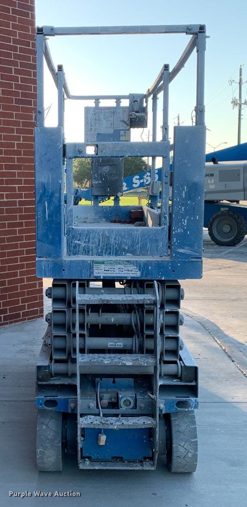 image for item JT9813 Genie GS-2632 scissor lift