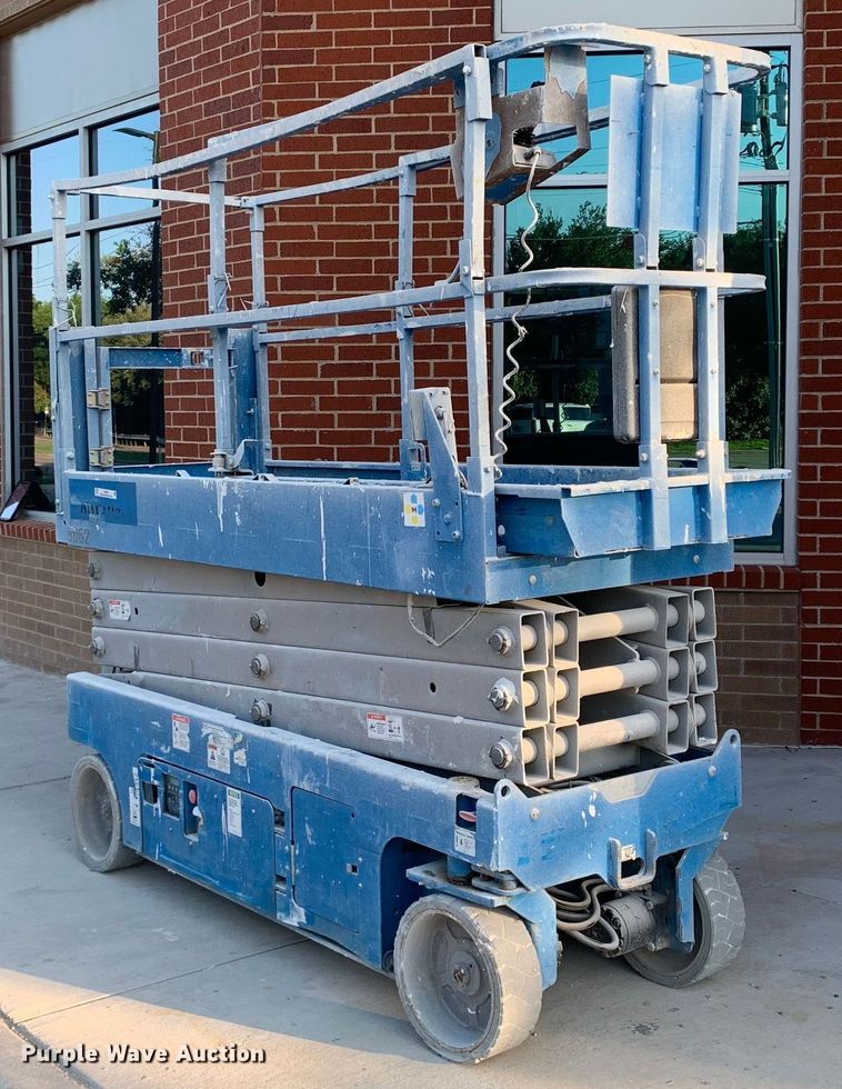 image for item JT9813 Genie GS-2632 scissor lift