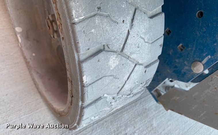 image for item JT9813 Genie GS-2632 scissor lift