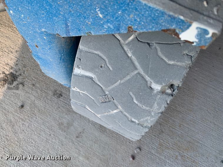 image for item JT9813 Genie GS-2632 scissor lift