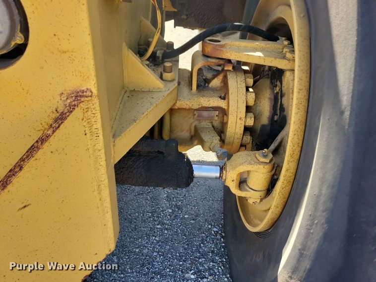 image for item KA9929 MRS scraper tractor