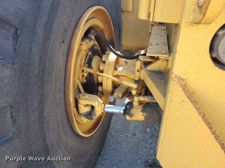 image for item KA9929 MRS scraper tractor