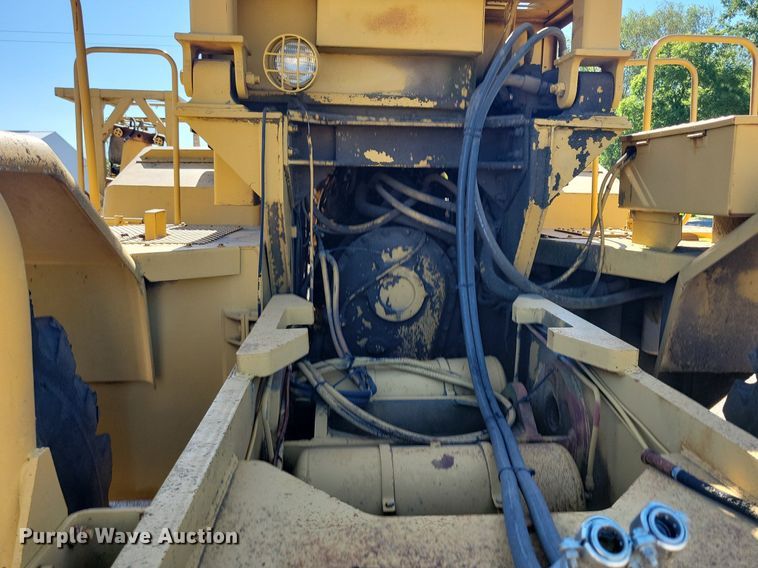 image for item KA9929 MRS scraper tractor