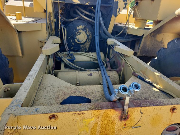 image for item KA9929 MRS scraper tractor