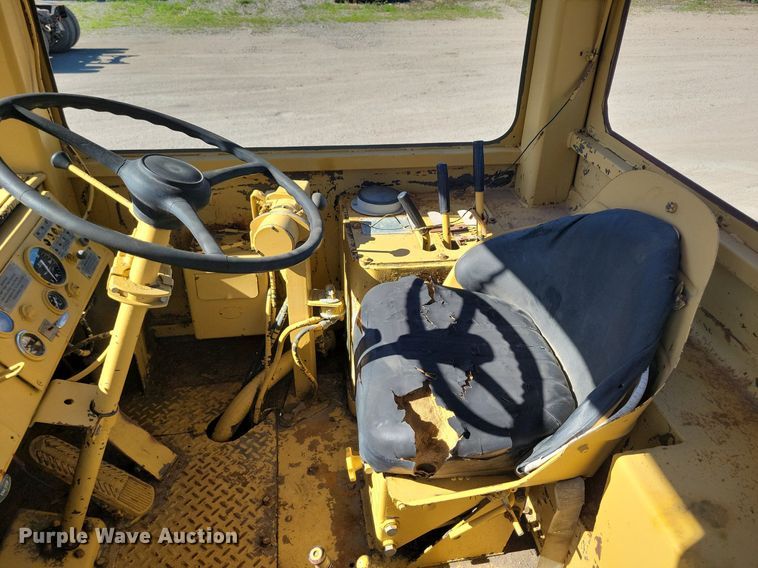 image for item KA9929 MRS scraper tractor