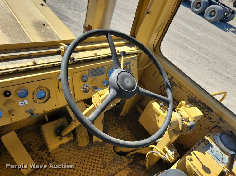 image for item KA9929 MRS scraper tractor