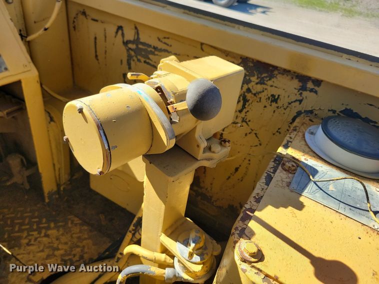 image for item KA9929 MRS scraper tractor