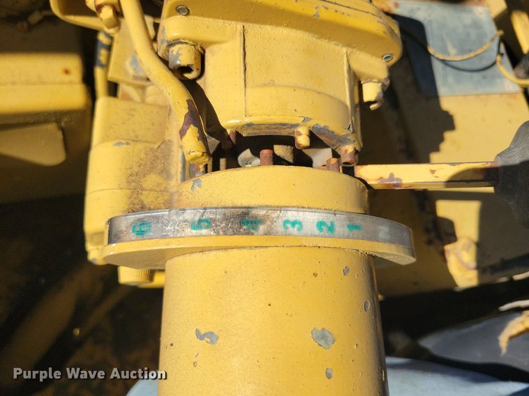 image for item KA9929 MRS scraper tractor