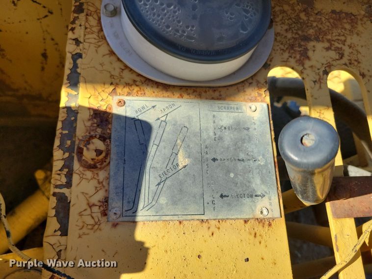 image for item KA9929 MRS scraper tractor