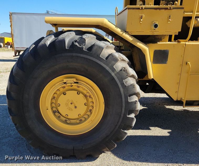 image for item KA9929 MRS scraper tractor