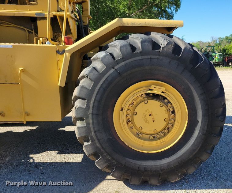 image for item KA9929 MRS scraper tractor