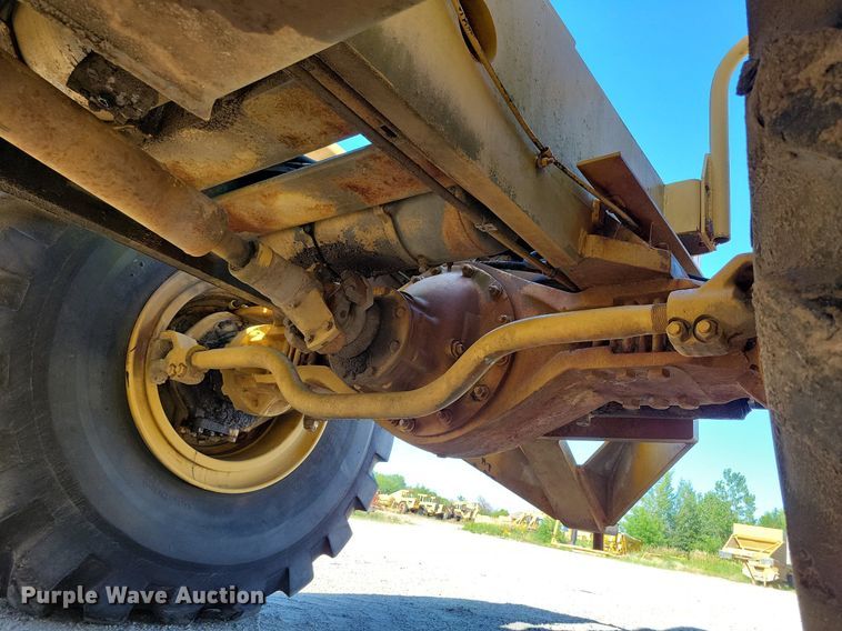 image for item KA9929 MRS scraper tractor