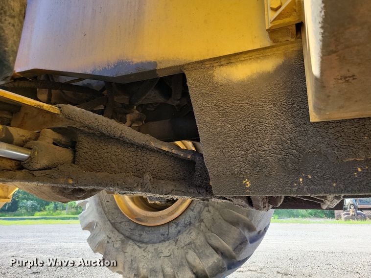 image for item KA9929 MRS scraper tractor