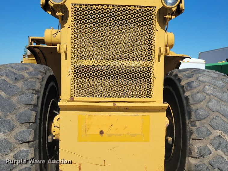 image for item KA9930 MRS 110 4WD scraper tractor