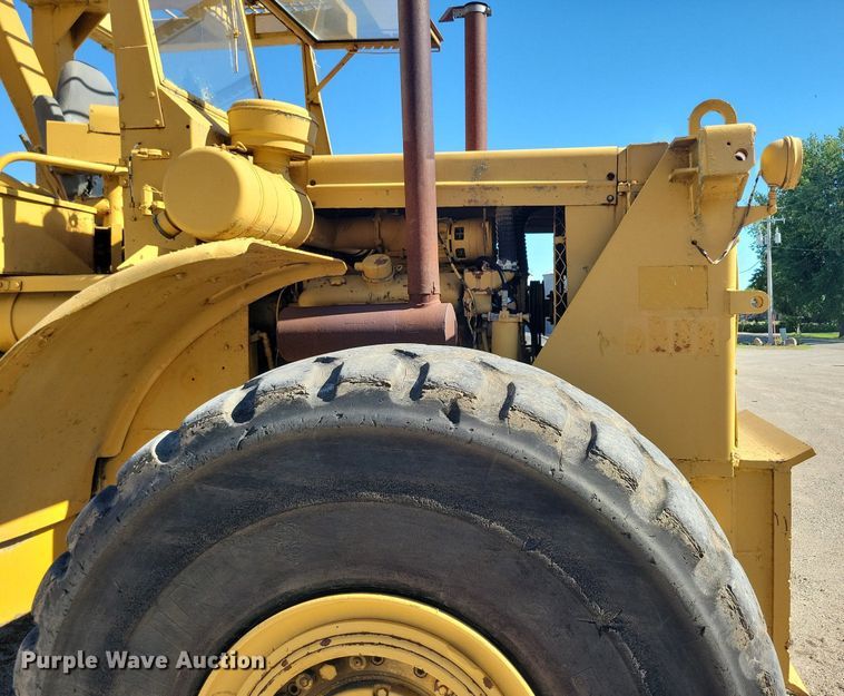 image for item KA9930 MRS 110 4WD scraper tractor