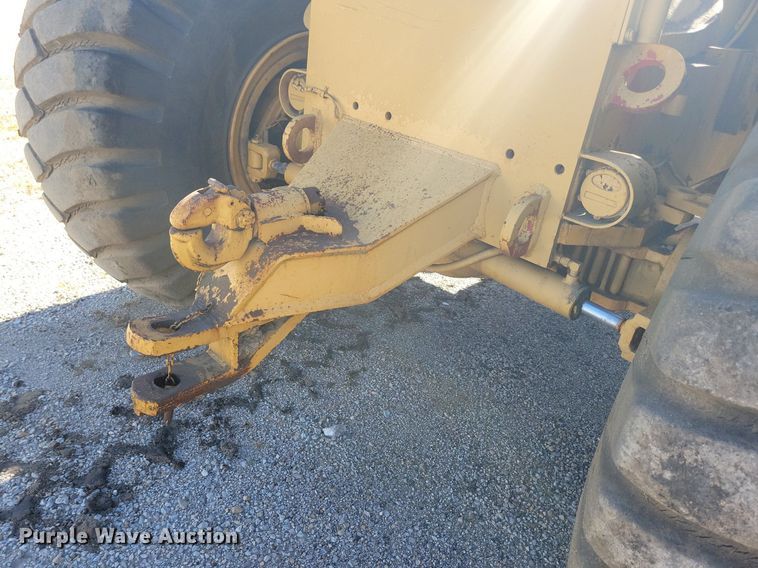 image for item KA9930 MRS 110 4WD scraper tractor