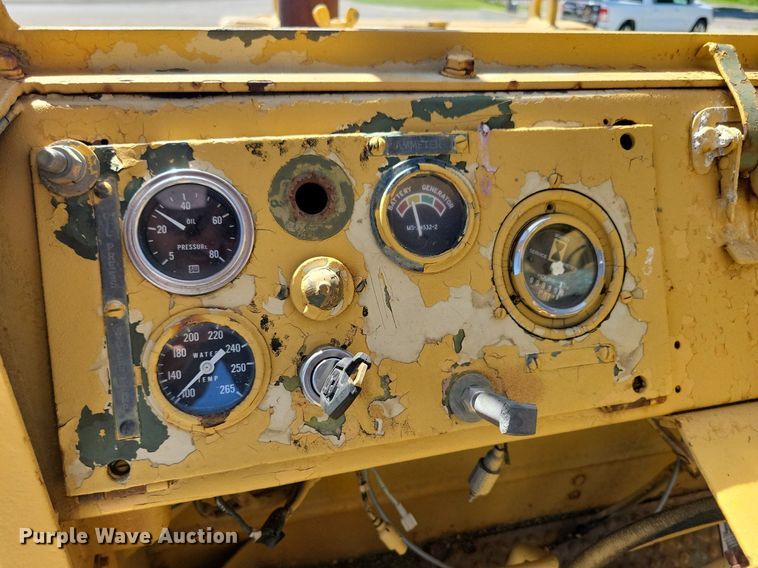 image for item KA9930 MRS 110 4WD scraper tractor