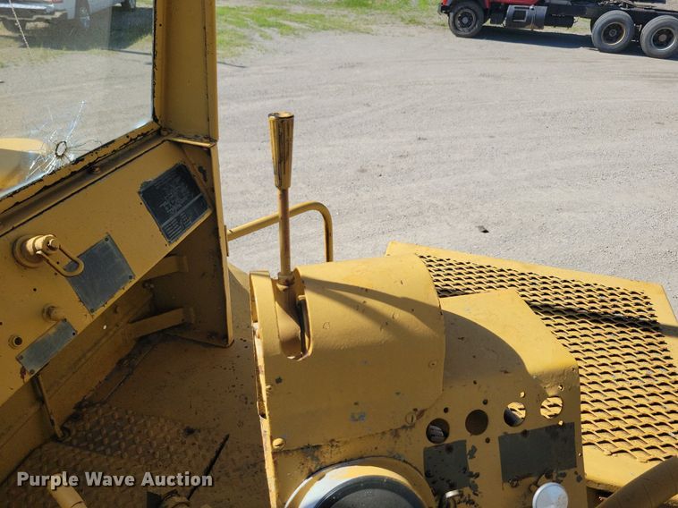 image for item KA9930 MRS 110 4WD scraper tractor