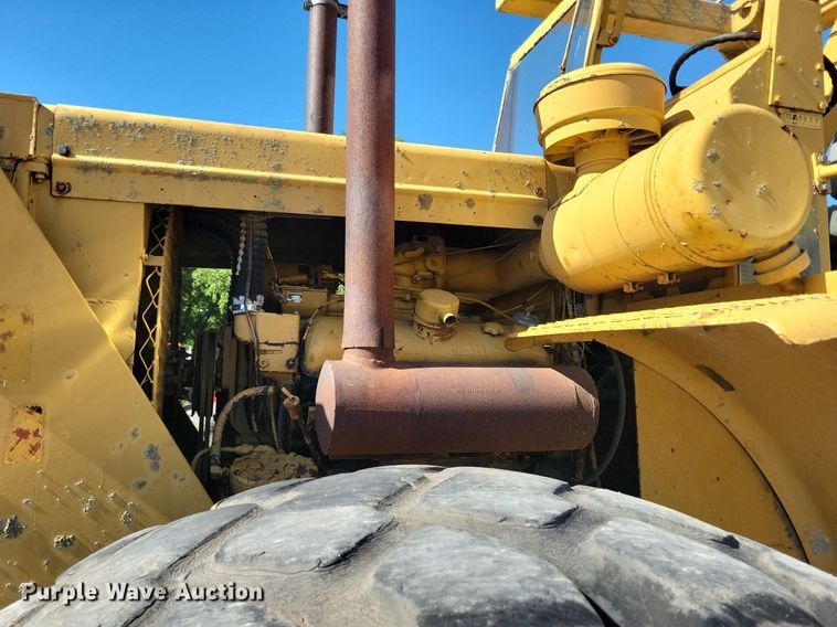 image for item KA9930 MRS 110 4WD scraper tractor