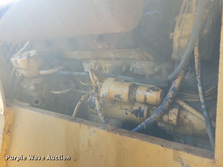 image for item KA9930 MRS 110 4WD scraper tractor