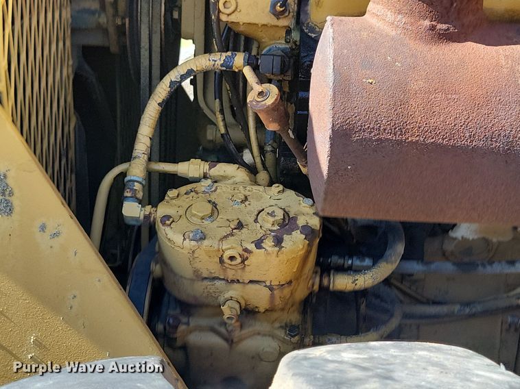 image for item KA9930 MRS 110 4WD scraper tractor