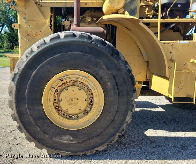 image for item KA9930 MRS 110 4WD scraper tractor