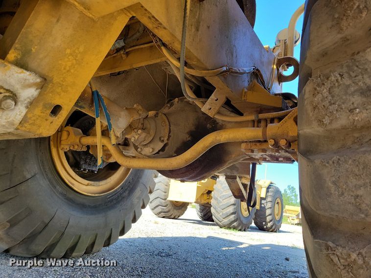 image for item KA9930 MRS 110 4WD scraper tractor