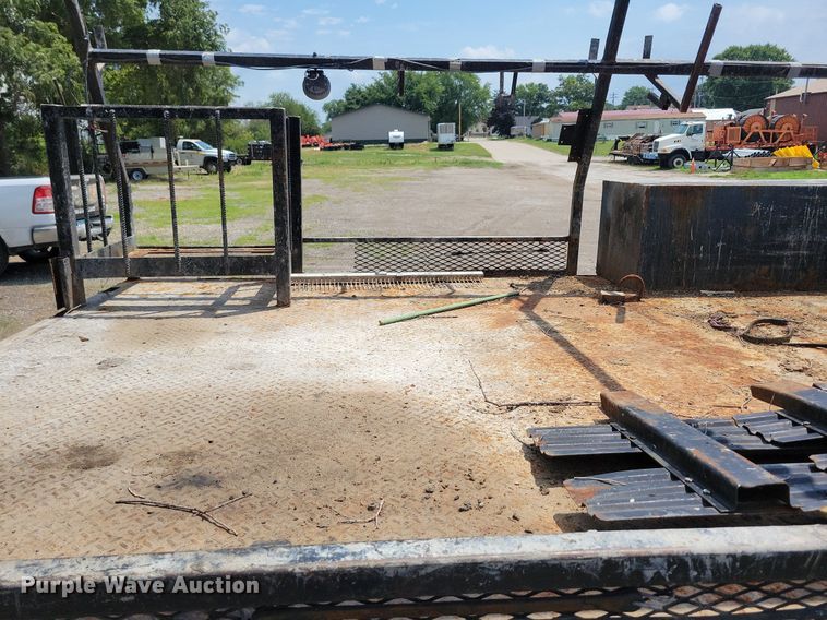 image for item KA9933 2005 Chevrolet  C4500 flatbed truck