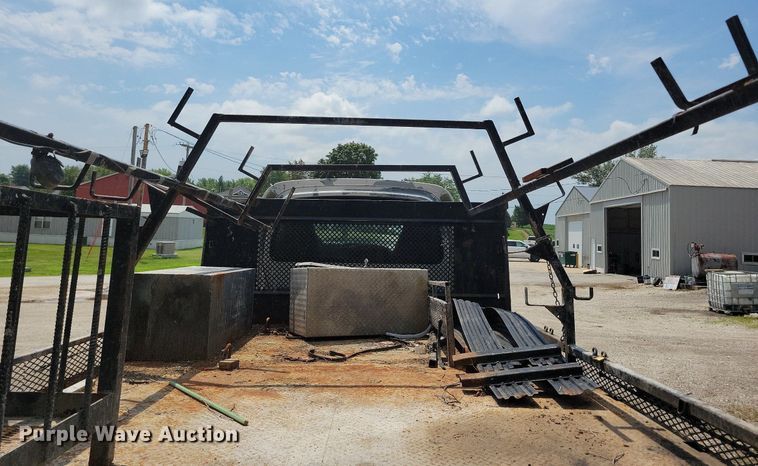 image for item KA9933 2005 Chevrolet  C4500 flatbed truck