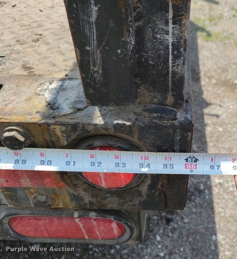 image for item KA9933 2005 Chevrolet  C4500 flatbed truck