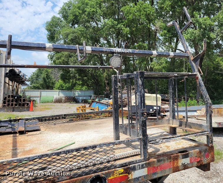 image for item KA9933 2005 Chevrolet  C4500 flatbed truck