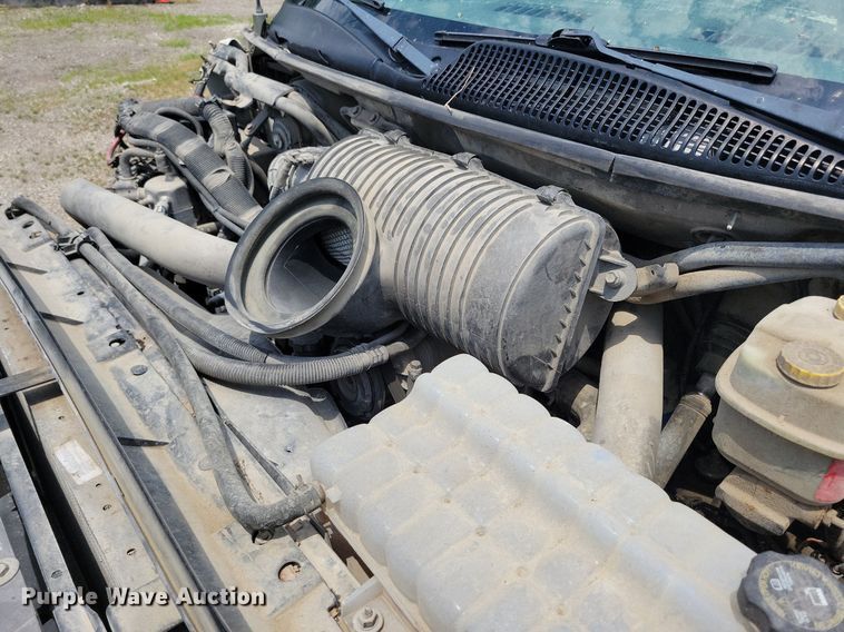 image for item KA9933 2005 Chevrolet  C4500 flatbed truck