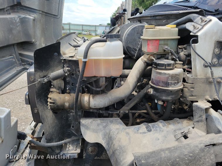 image for item KA9933 2005 Chevrolet  C4500 flatbed truck