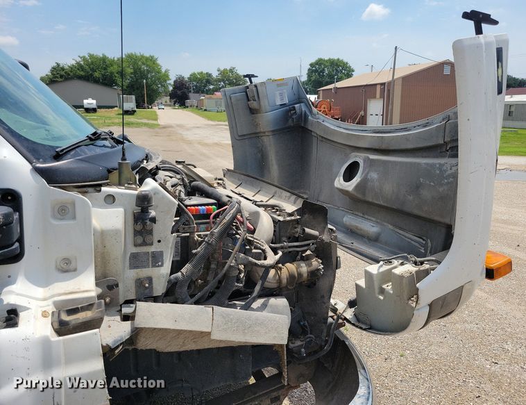 image for item KA9933 2005 Chevrolet  C4500 flatbed truck