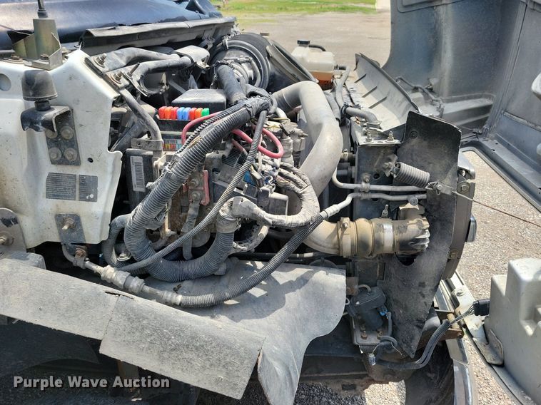 image for item KA9933 2005 Chevrolet  C4500 flatbed truck