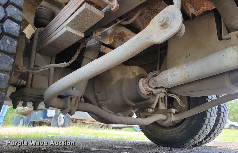 image for item KA9933 2005 Chevrolet  C4500 flatbed truck