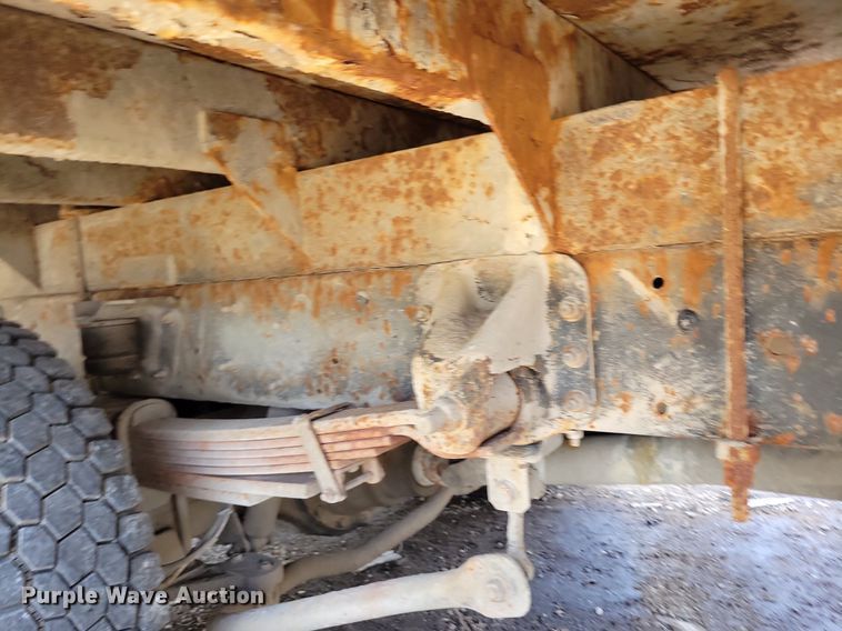 image for item KA9933 2005 Chevrolet  C4500 flatbed truck